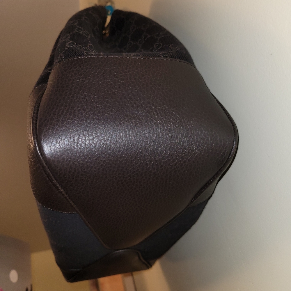 Authentic GUCCI bag - Picture 4 of 12